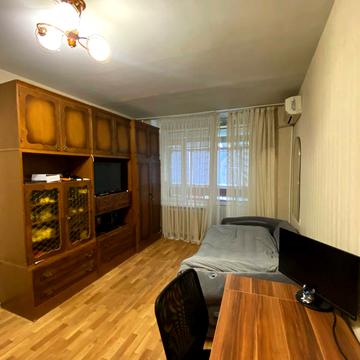Лесі Українки бульв., 36/10