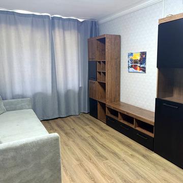 Михайла Грушевського вул., 5