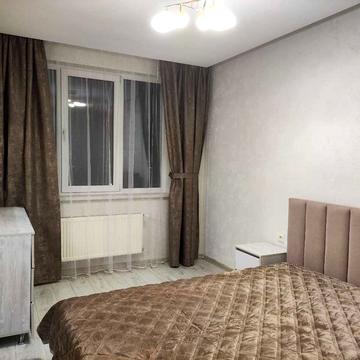 Вячеслава Липинського вул. (), 28