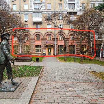 Прорізна вул., 6