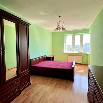 Зубрівська вул., 32