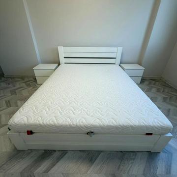 Угорська вул., 12