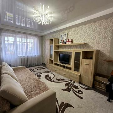 Зарічанська вул., 8