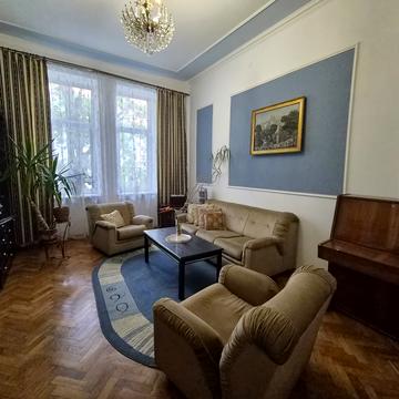 Марії Конопницької вул., 6