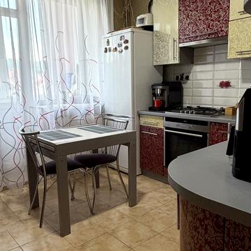 Володимира Івасюка вул., 28