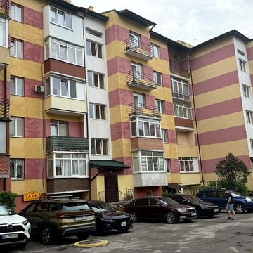 Володимира Івасюка вул., 28