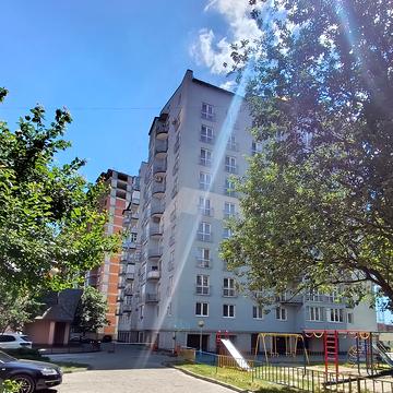 Євгена Коновальця вул., 120