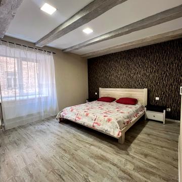Гетьмана Петра Дорошенка вул. (Жовтнева), 23