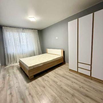 Павла Тичини вул., 9
