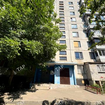 Познанська вул., 8Б