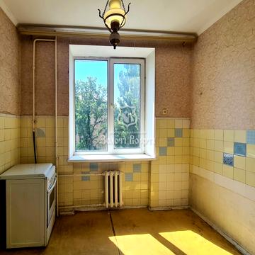 Івана Світличного вул. (Петровського), 6