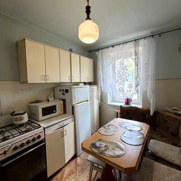 Івана Миколайчука вул., 24