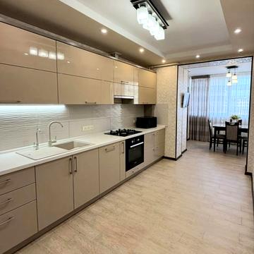Миру вул., 41