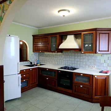 Сонячна вул., 4
