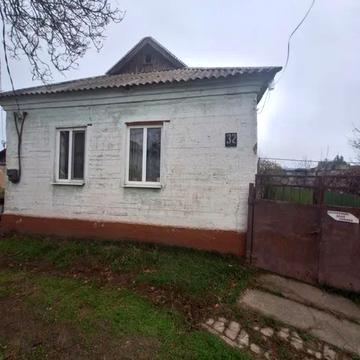 Вереснева пл., 32