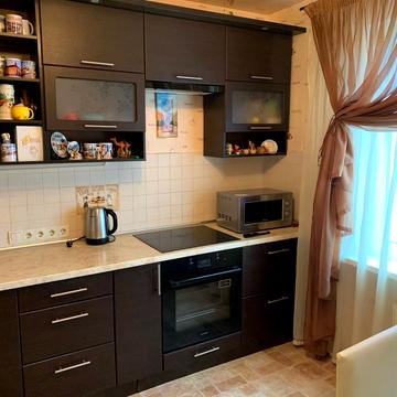 Анни Ахматової вул., 24