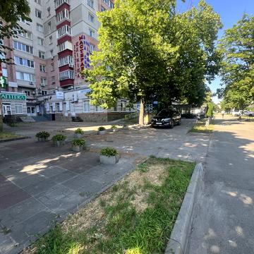 Незалежності бульв. (50 років Жовтня), 17