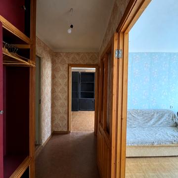 Дніпровські Пороги вул., 19