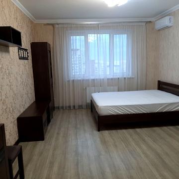 Андрія Аболмасова вул. (Панельна), 7