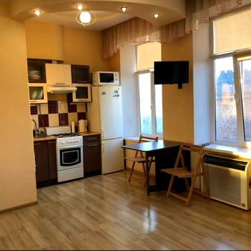 Зустрічна вул., 14