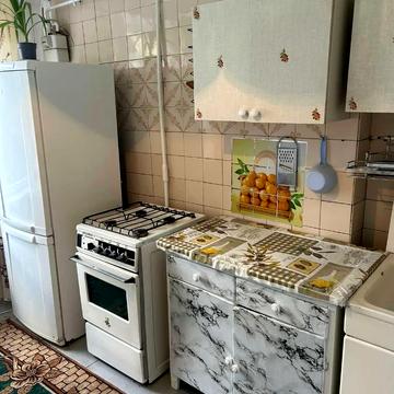 Тополина вул., 17