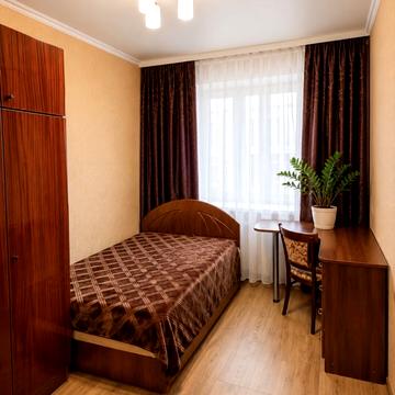 Володимира Івасюка просп. (Героїв Сталінграду), 44
