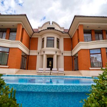 Купріна вул., 24а