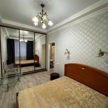 Лесі Українки просп. (Пушкіна), 6