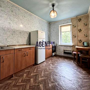 Чорнобильська вул., 19