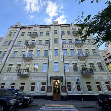 Рейтарська вул., 41