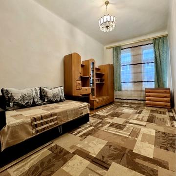 Олени Степанівни вул. (Ленінградська), 44