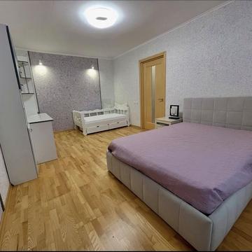 Миколаївська вул., 8