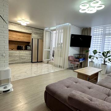 Михайла Грушевського вул., 30г