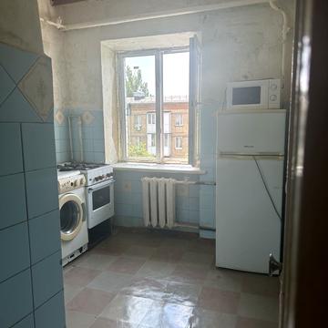 Будівельників вул., 8