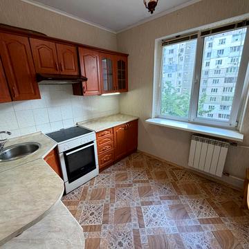 Милославська вул., 25