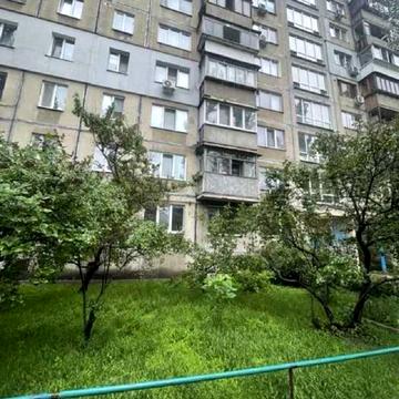 Миропільська вул., 3
