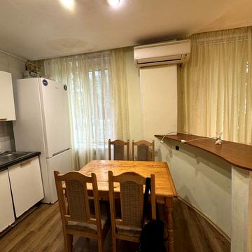 Володимира Антоновича вул. (Свердлова), 56