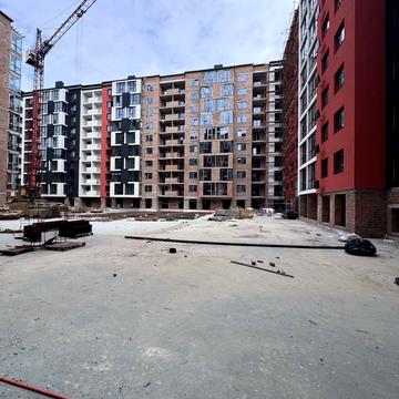 Степана Бандери вул., (Будинок 1)