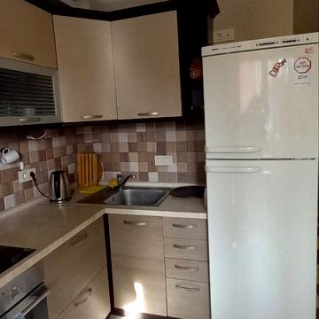 Феодосійська вул., 48/52