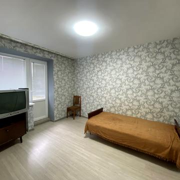 Героїв Крут бульв. (Героїв Сталінграду), 22