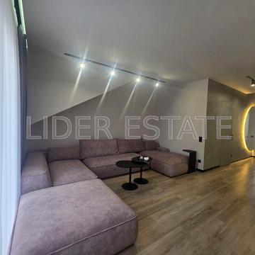 Олександра Хіри вул., 21