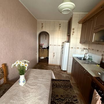 Андрія Мельника вул., 8