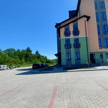 Набережна вул., 29