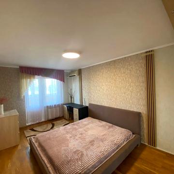 Миколи Бажана просп., 36