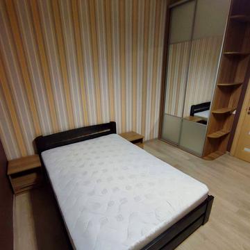 Дніпровська набережна вул., 26-Д