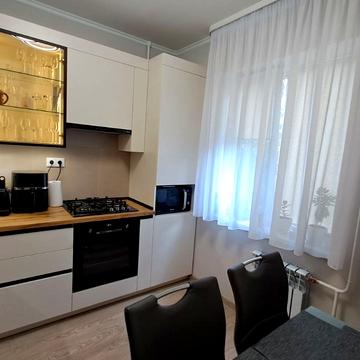 Братства Тарасівців вул. (Декабристів), 6