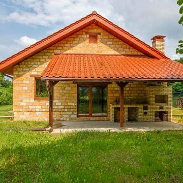 Зарічна вул., 19
