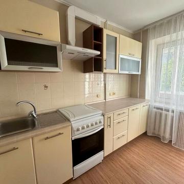 Івана Миколайчука вул., 8