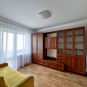 Богатирська вул., 18