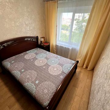 Героїв просп., 4